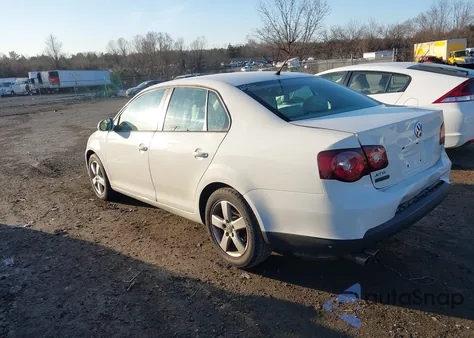 2010 Volkswagen Jetta Limited Edition from USA, damaged, VIN 3VWAZ7AJ9AM095065